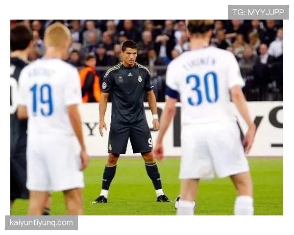 C罗为何被称为欧冠关键战之王：淘汰赛高光表现与决定性作用解析