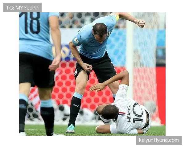 假摔判罚的规则依据与裁判识别的关键标准解析