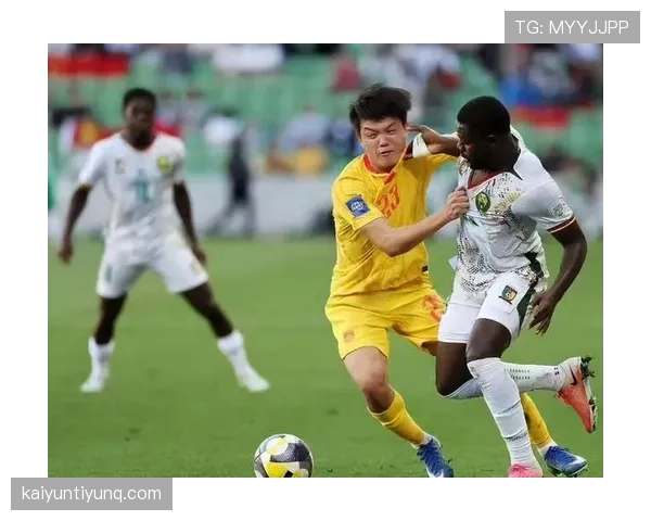 替补席吃红牌会被罚上看台？规则如何界定非球员的纪律处罚